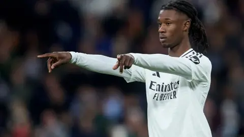 Marca: Người ta nghi ngờ liệu Camavinga có thể được chọn vào danh sách đội tuyển Pháp hay không. Anh hy vọng sẽ ở lại Real Madrid vào mùa giải tới.