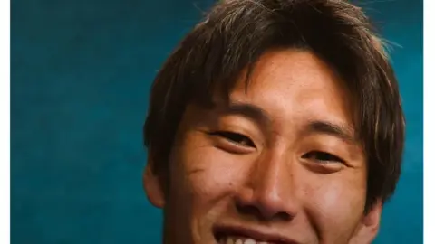 Crystal Palace chính thức tung poster chúc mừng Kamada Daichi được chọn vào đội tuyển Nhật Bản dự World Cup