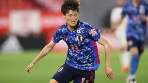 Đôi giày vàng của Super League Liên Xô cũ! Đội tuyển quốc gia Furukashi Hengwu không có cơ hội tham dự các giải đấu lớn và thậm chí còn không được thi đấu ở Asian Cup hay World Cup.