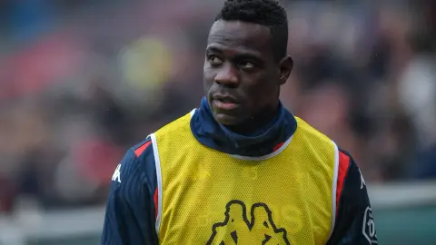 Balotelli đăng trên mạng xã hội: Câu hỏi tôi được hỏi nhiều lần trong nhiều năm cuối cùng cũng có câu trả lời.
