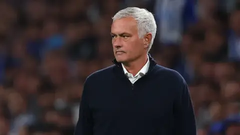Marca: Real Madrid sẽ chính thức công bố việc bổ nhiệm Mourinho vào một ngày nhất định, ông có quyền phát biểu trong kỳ chuyển nhượng mùa hè