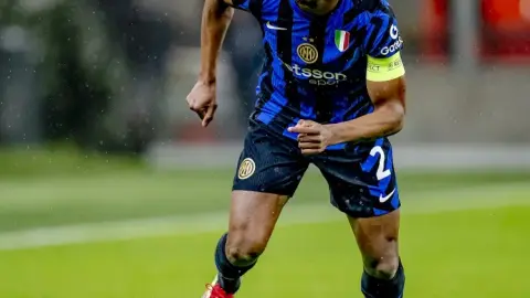 Luo Ti: Mặc dù Dumfries rất thoải mái ở Inter Milan nhưng anh ấy không loại trừ việc gia nhập một đại gia nước ngoài vào mùa hè này.