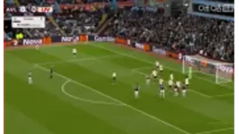 Liverpool đang ở phía sau! Rogers ghi bàn không bị kèm cặp, Digne kiến ​​tạo