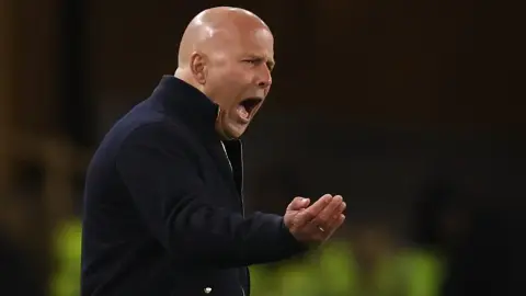 Liverpool đã để thủng lưới 52 bàn ở Premier League mùa này, chỉ kém 5 đội trong đó có Tottenham.