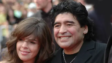 Bác sĩ: Tình trạng của Maradona có thể cải thiện trong vòng 48 giờ nếu được dùng thuốc lợi tiểu