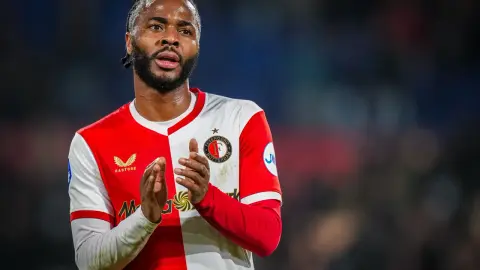 Sterling chỉ chơi 349 phút ở Feyenoord. Chuyên gia: Không có gì đáng trách nếu anh ấy chọn giải nghệ