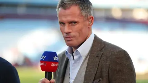 Carragher: Liverpool không có điểm mạnh vượt trội, khó tin họ vẫn có thể lọt vào top 5 với thành tích như vậy