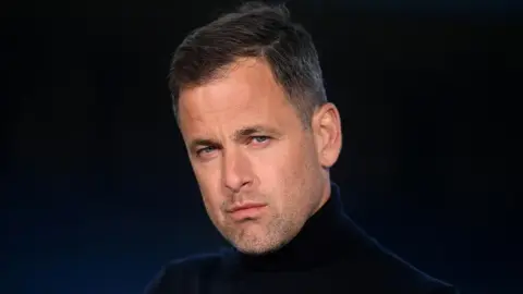 Joe Cole nghi Chelsea dùng tin Alonso để giảm áp lực sau thất bại