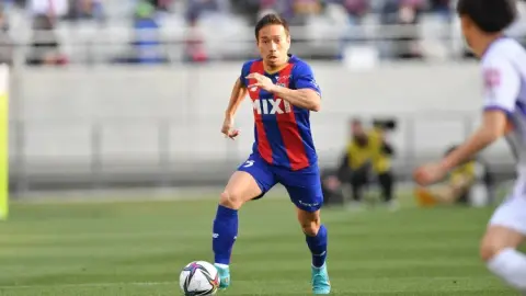 Keisuke Honda nói về Yuto Nagatomo: Tôi rất tôn trọng anh ấy. Nhìn ra thế giới, hiếm khi được tham dự World Cup 5 lần.