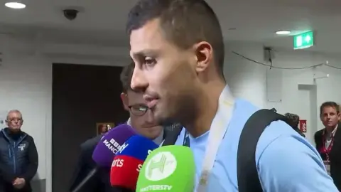Rodri: Chỉ có thể mong Arsenal mất điểm, Man City phải chiến đấu tới phút cuối
