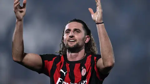 Rabiot: Allegri yêu cầu chặn tin đồn bên ngoài, và chúng tôi vẫn cần phải làm như vậy tiếp theo
