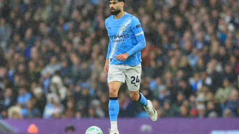 AS: Cầu thủ 24 tuổi Gvadiol được giới thiệu tới Real Madrid. Hợp đồng của anh với Man City sẽ hết hạn vào năm 2028.