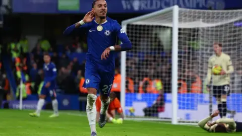 Gusteau: Chúng tôi ngang hàng với Man City nhưng chỉ thiếu may mắn 0-1Thật sự rất khó để vượt qua trận thua.