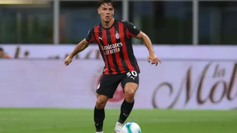 Yasari: Bạn vẫn chưa nhìn thấy con người thật của tôi. Tôi hy vọng người hâm mộ Milan sẽ đến sân nhà để cổ vũ cho tôi ở trận đấu tới.
