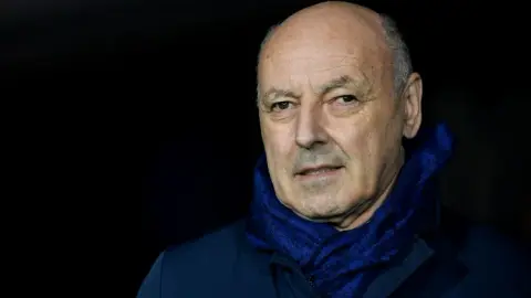 Đáp lại lời nhận xét của ông chủ Milan, Marotta: Tôi chúc ông ấy những điều tốt đẹp nhất trong 9 chức vô địch của Inter Milan trong 6 năm qua.