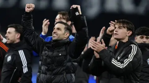 Romano: Cesc Fabregas sẽ không rời Como, anh ấy đã chuẩn bị cho mùa giải tới