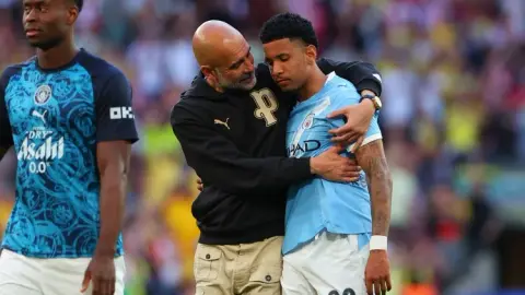 Guardiola: Chúng tôi rất vui khi giành chức vô địch, điều đó cũng giúp chúng tôi nuôi hy vọng vô địch