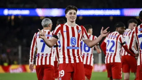 Barca nguội dần với Alvarez vì Atletico đòi hơn 100 triệu euro, PSG cũng nhập cuộc