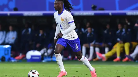 Deschamps về trận thua Camavinga: Hàng tiền vệ cạnh tranh khốc liệt, tôi hiểu anh ấy sẽ thất vọng, thậm chí ghét tôi