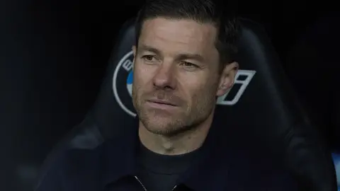 Ferdinand: Chelsea chỉ có cơ hội chiêu mộ Alonso sau khi xác nhận Liverpool giữ lại Slott