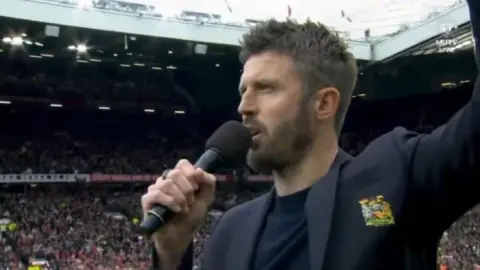 Carrick phát biểu sau trận đấu: Chúng ta đoàn kết trong thời điểm khó khăn, đây là điều mà Man United hướng tới
