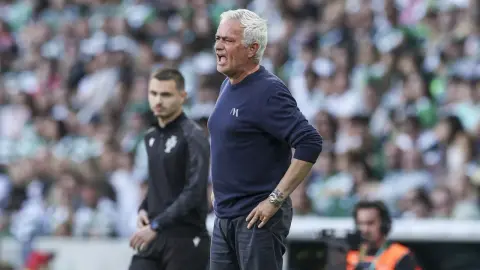 7 triệu đào! Aspen: Benfica muốn gia hạn hợp đồng với Mourinho kèm theo tăng lương nhưng Real Madrid trả ông 7 triệu phí chấm dứt hợp đồng
