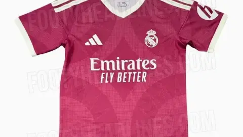 Hình ảnh gián điệp áo đấu thứ ba của Real Madrid cho mùa giải tới: màu hồng đậm + họa tiết màu trắng, bao gồm cả thiết kế họa tiết hình học