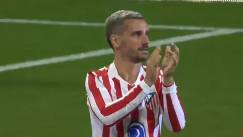 Thật cảm động! Gezi chia tay Atletico Madrid trong nước mắt: Tôi mắc sai lầm khi còn quá trẻ nhưng đã quay lại