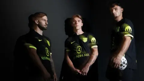 Chính thức: Atletico Madrid sẽ mặc áo đấu mới trong trận gặp Huang Qian, với ý tưởng thiết kế “Nhịp tim Madrid”