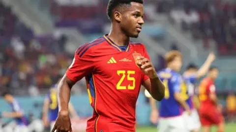 Mọi người: Fati có thể thay thế Fermin trong đội hình dự World Cup, ghi 12 bàn mùa này