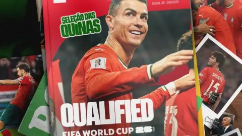 Làm nên lịch sử! Ronaldo 41 tuổi trở thành cầu thủ đầu tiên 6 lần tham dự World Cup. Thành tích tốt nhất trước đó của anh là vào top 4