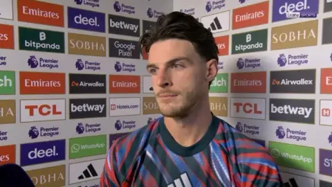 Rice: Chưa đến lúc nói về việc giành danh hiệu; chúng tôi không quan tâm chuyện gì xảy ra ở Man City