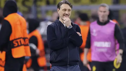 Tổng kết mùa giải Dortmund: Giành ngôi á quân giải VĐQG lần thứ 10 trong lịch sử đội bóng. Tất cả 17 trận sân nhà ở Bundesliga đều bán hết vé.