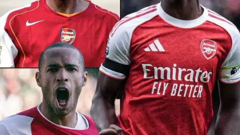 Saka là cầu thủ thứ ba trong lịch sử Arsenal có hơn 50 bàn thắng và kiến ​​tạo ở Premier League, đồng thời anh là cầu thủ trẻ thứ hai trong lịch sử Premier League.