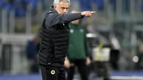 AS: Việc ký hợp đồng với Mourinho là một điều tất yếu và tất cả những gì ông ấy cần làm là ký và ông ấy sẽ mang ba trợ lý thân cận đến Real Madrid