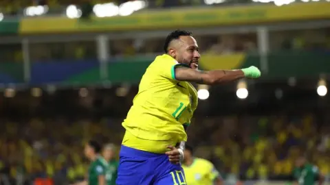 ESPN: Ancelotti đã trao đổi với Neymar trước khi công bố danh sách và thông báo rõ ràng rằng anh sẽ không đóng vai trò nòng cốt