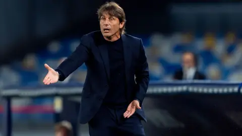 Corriere della Sera: Conte kiệt sức về tinh thần và sẽ rời Napoli, quan tâm đến việc huấn luyện đội tuyển Italy