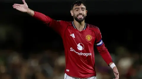 B Fee đáp lại lời tố cáo của Keane: Tôi sẽ luôn nỗ lực giành danh hiệu cho Man United thay vì theo đuổi thành tích cá nhân