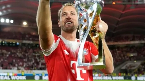 Truyền thông nước ngoài: Siêu cúp Đức mùa tới tổ chức vào 22/8, đối thủ Bayern quyết định