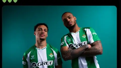 Anthony và Natan không được chọn vào đội tuyển Brazil dự World Cup, Betis đăng ảnh lên mạng xã hội ủng hộ cầu thủ