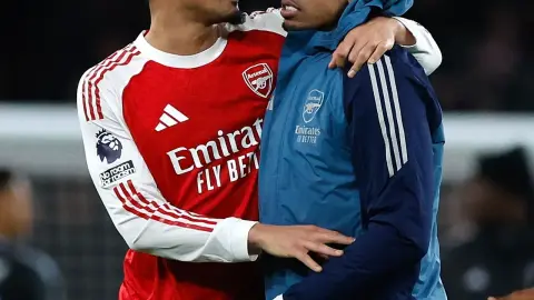 Nền tảng của phòng thủ! Joe Hart: Saliba và Gabe là sự kết hợp hoàn hảo, âm dương của họ