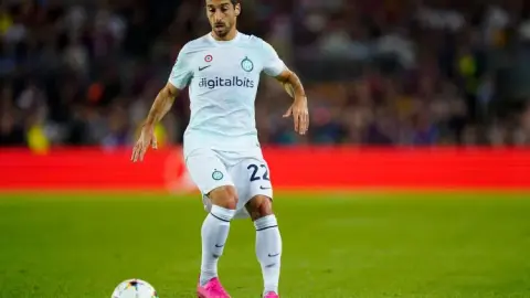 Di Marzio: Inter Milan đề nghị Mkhitaryan gia hạn hợp đồng thêm 1 năm, cầu thủ này sẽ đưa ra quyết định trong vòng 10 ngày