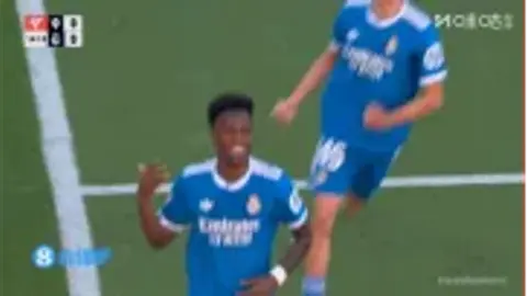 Thể thao thế giới: Sevilla có thể bị phạt sau khi CĐV ném chai nước vào Vinicius