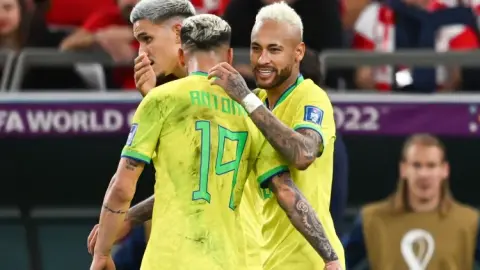 Được chọn vào đội tuyển Brazil dự World Cup! L'Equipe: Ancelotti tin Neymar có thể đóng một vai trò nào đó trong trận đấu