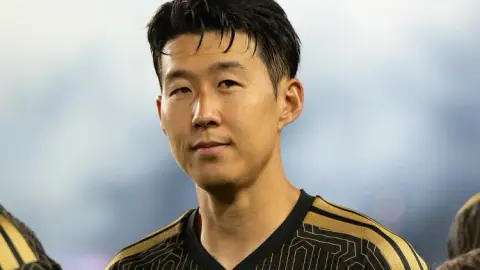 Son Heung-min: Tottenham luôn ở trong trái tim tôi và tôi mong họ có thể trụ lại Premier League thành công