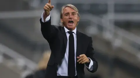 Ronaldo: Mancini có thể trở lại dẫn dắt ĐT Italia, sẵn sàng chấp nhận mức lương 2 triệu euro/năm