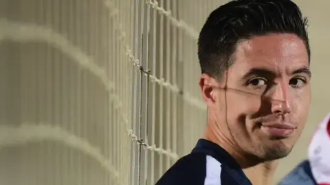 Nasri: Nếu có cơ hội dẫn dắt đội tuyển Algeria, tôi sẽ tranh cử