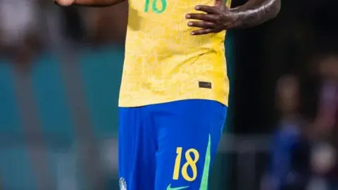Andre Santos: Tiếc vì không thực hiện được ước mơ dự World Cup nhưng sẽ cổ vũ cho đồng đội