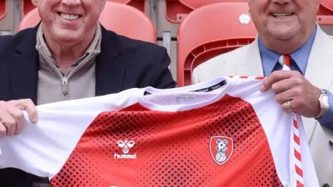 Chính thức: Cựu trợ lý Man United, McLaren bổ nhiệm Rotherham làm giám đốc bóng đá ở League Two