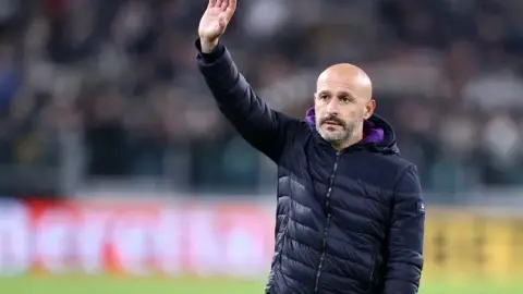 Schilla: HLV Idalino của Bologna mở rộng đội ngũ huấn luyện và có thể tiếp quản Napoli